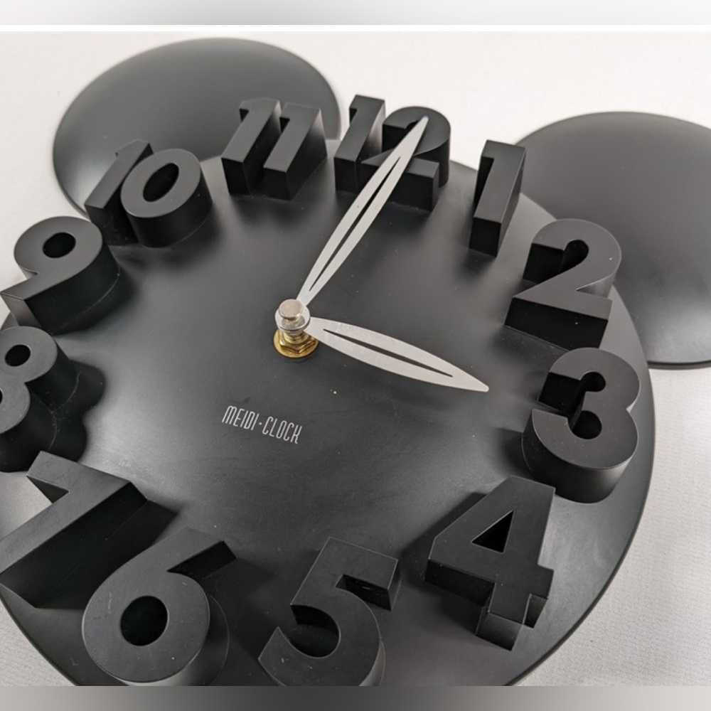 Mickey Mouse Modern Design 3D Wall Clock with Big Digits *TESTED* black resin